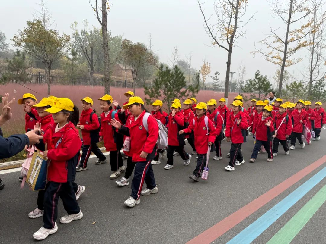 【紅旗渠精神營(yíng)地】林州市第九小學(xué)二年級(jí)“探索人工天河 傳承紅色基因”研學(xué)實(shí)踐活動(dòng)
